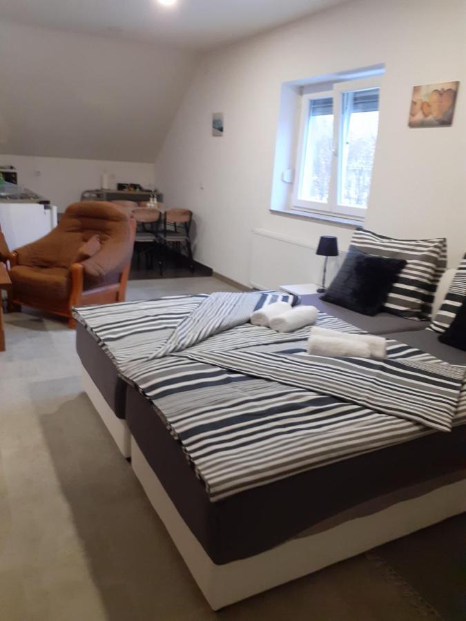 Apartmani Marijamagdalena Gračac Екстериор снимка